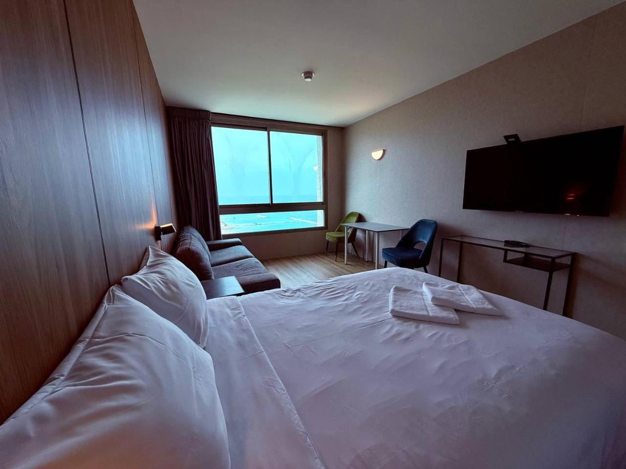 C Tower Apartments Netanya Extérieur photo