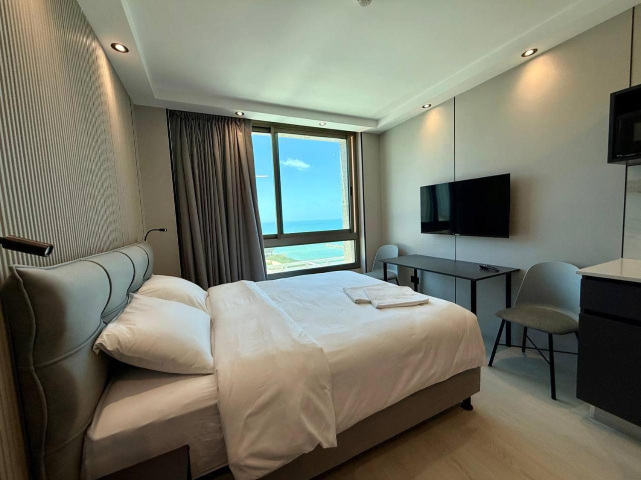 C Tower Apartments Netanya Extérieur photo